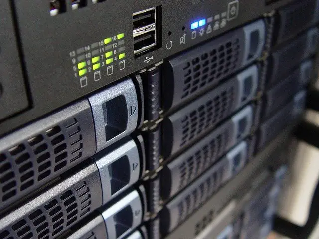 Whats the difference between a tower server a rack server and a blade server